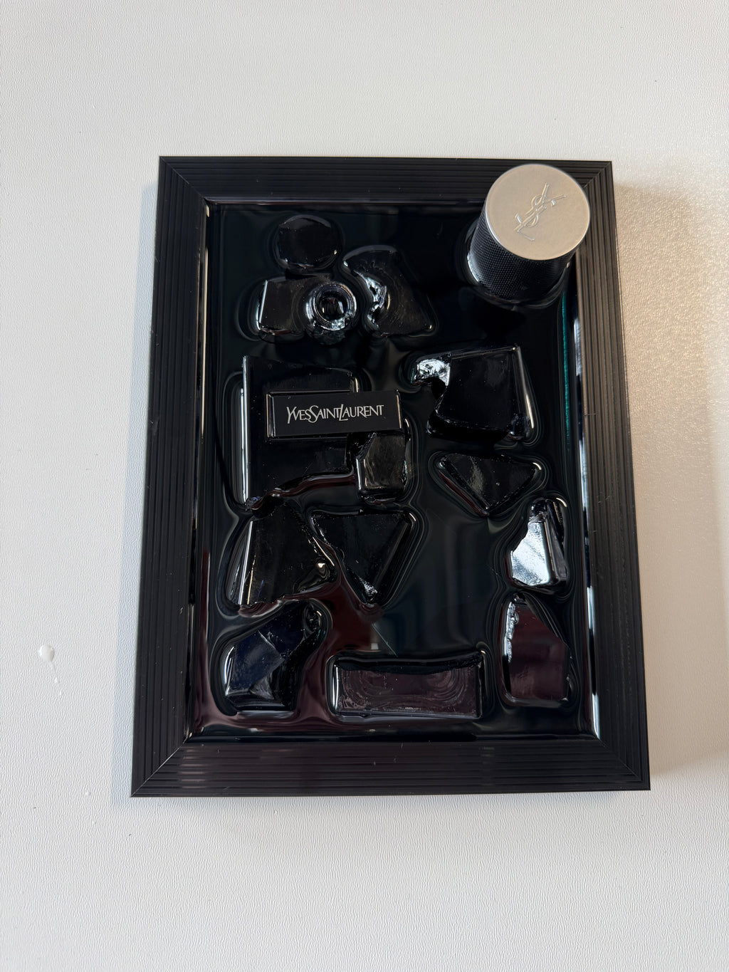 Yves Saint Laurent - Epoxy parfum kunst