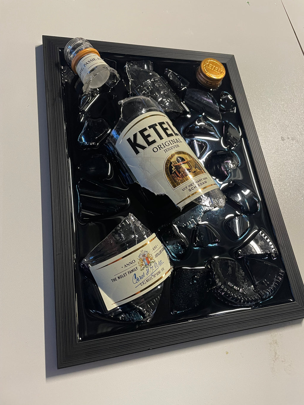 Ketel 1 - Epoxy flessen kunst