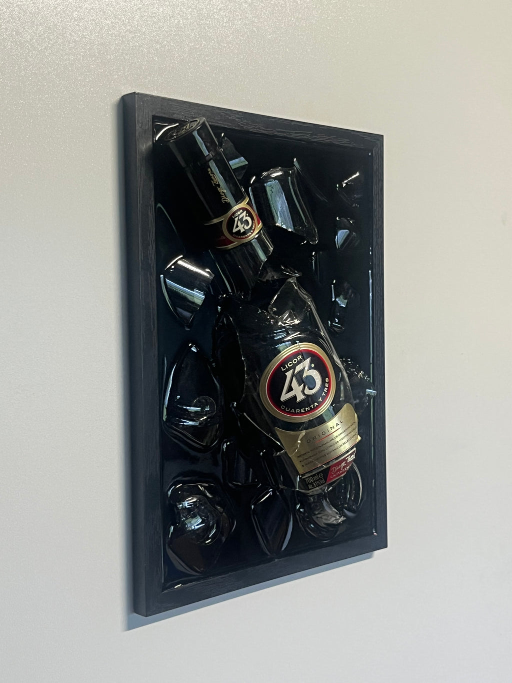 Licor 43 – Kunst aus Epoxidflaschen